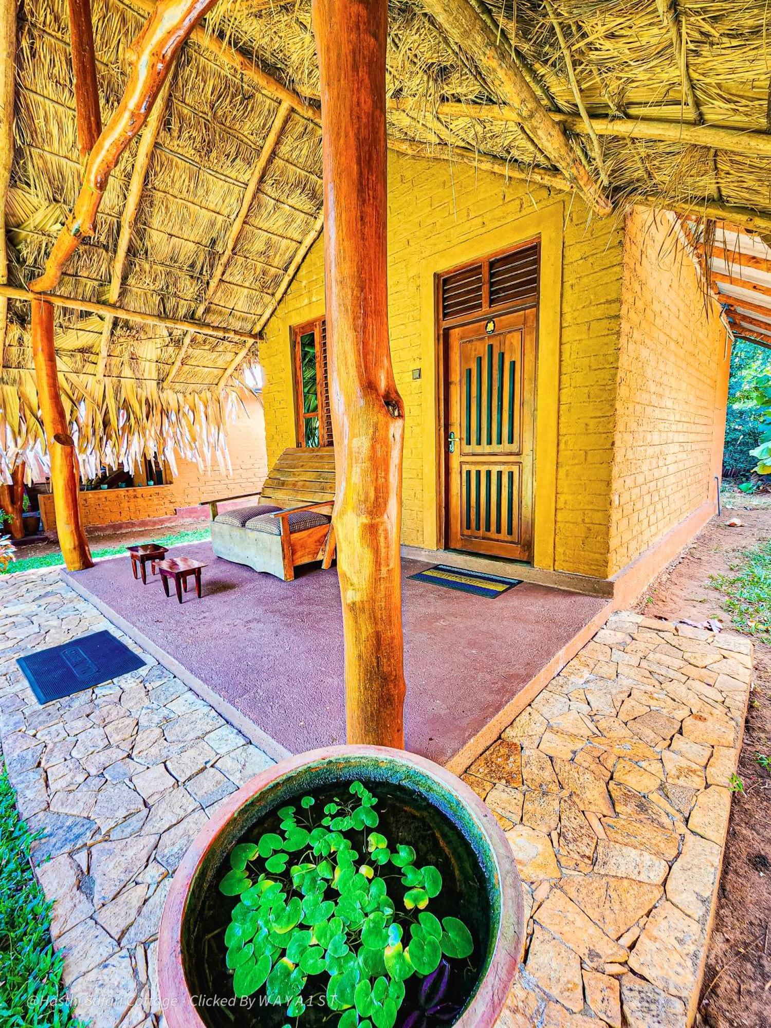 Hasthi Safari Cottage Udawalawe Exteriör bild