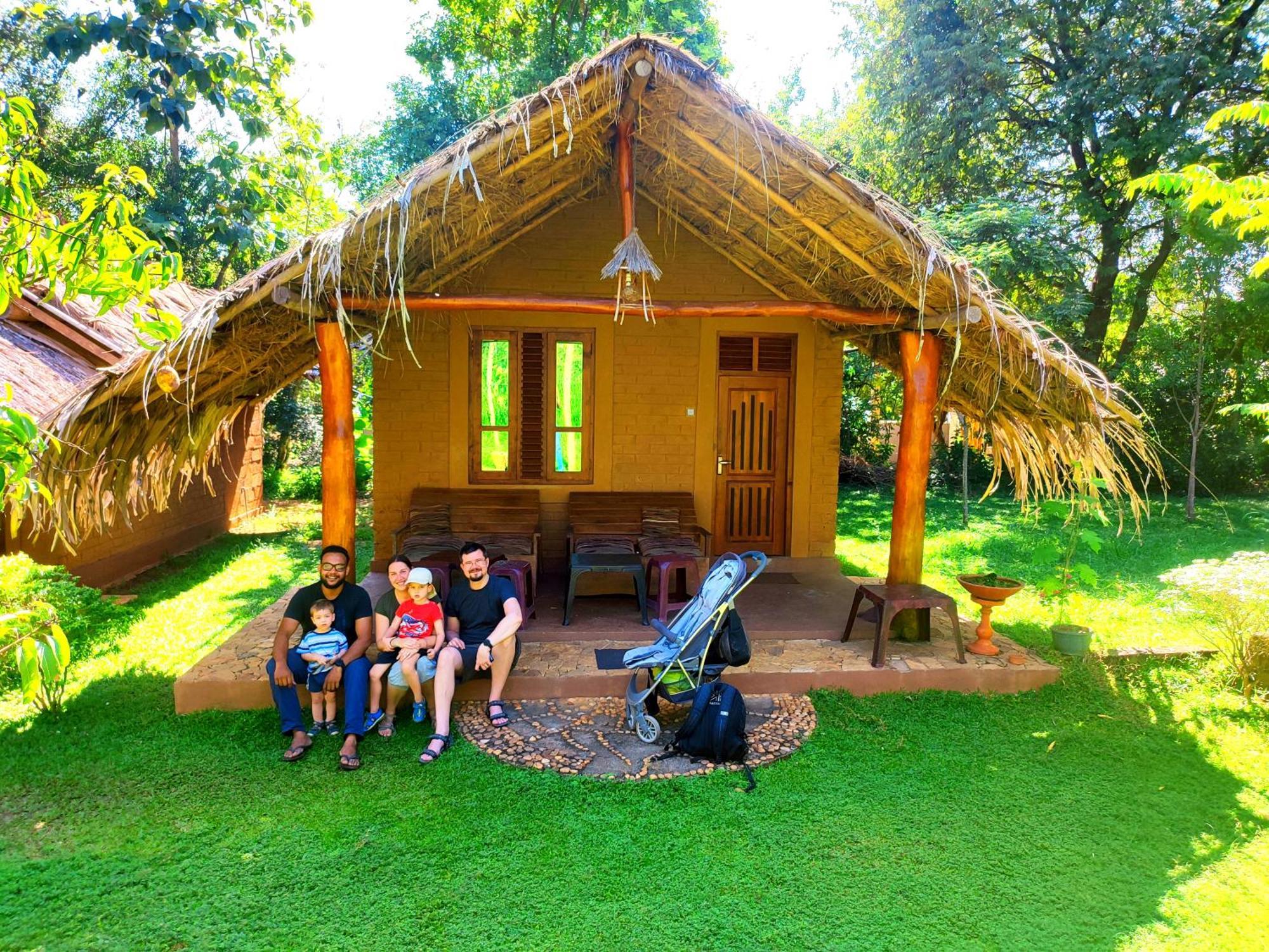 Hasthi Safari Cottage Udawalawe Exteriör bild